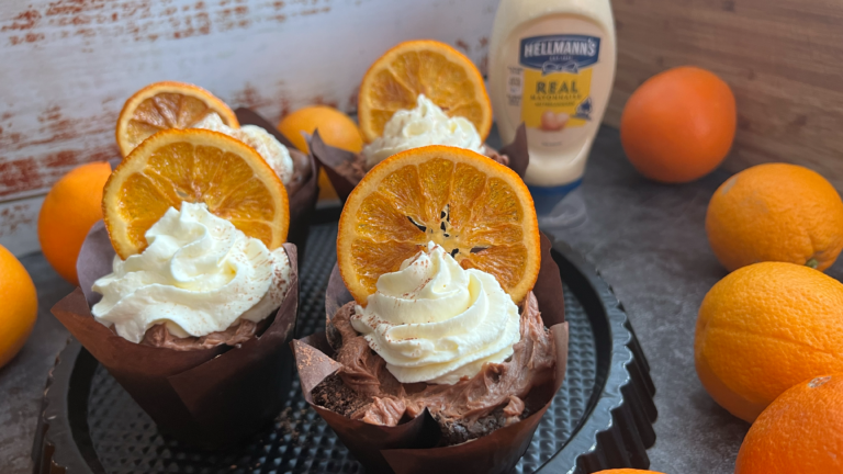 Schoko-Muffins mit Kaffee-Frosting