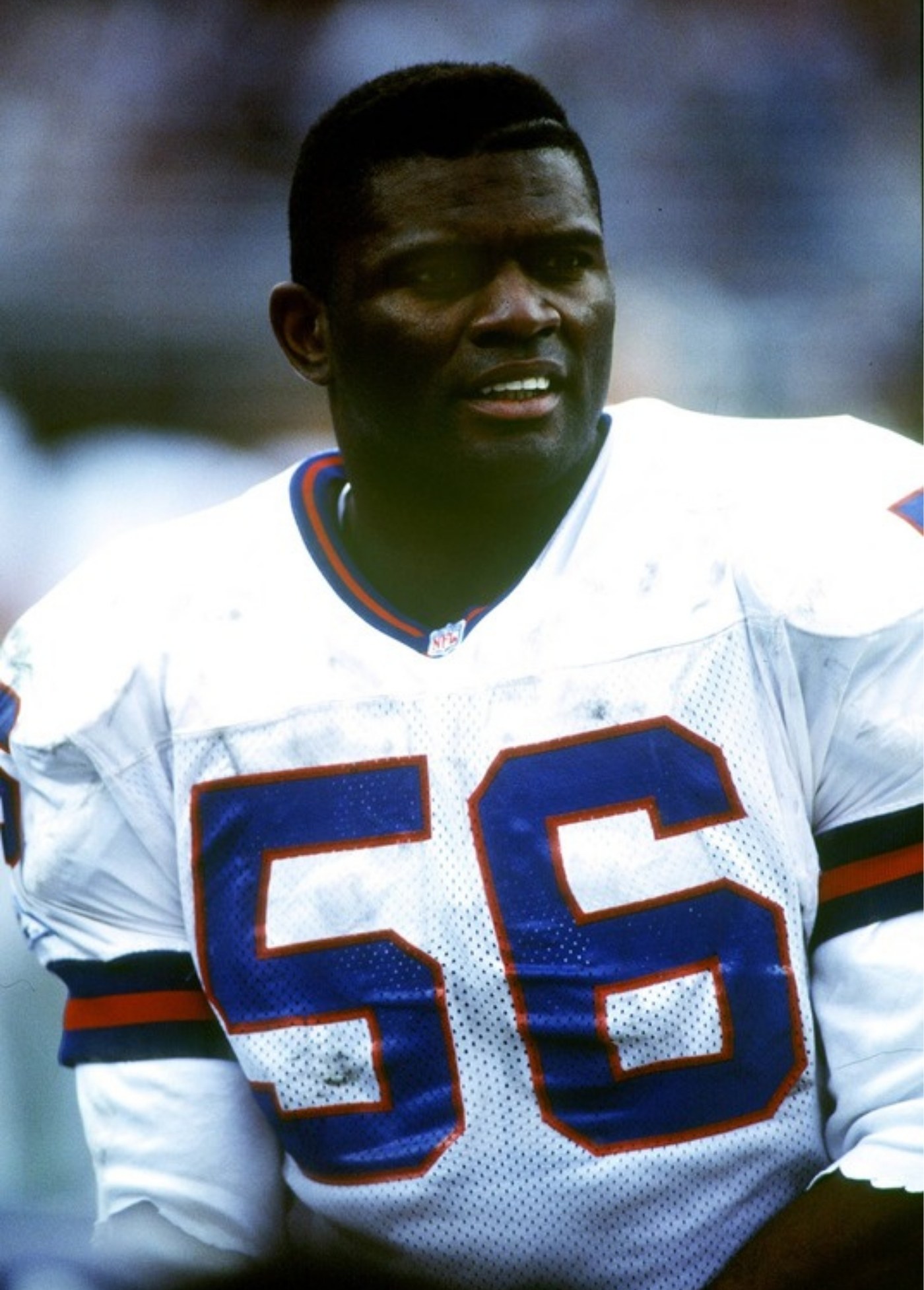 Lawrence Taylor im weißen Giants-Trikot mit der Nummer 56