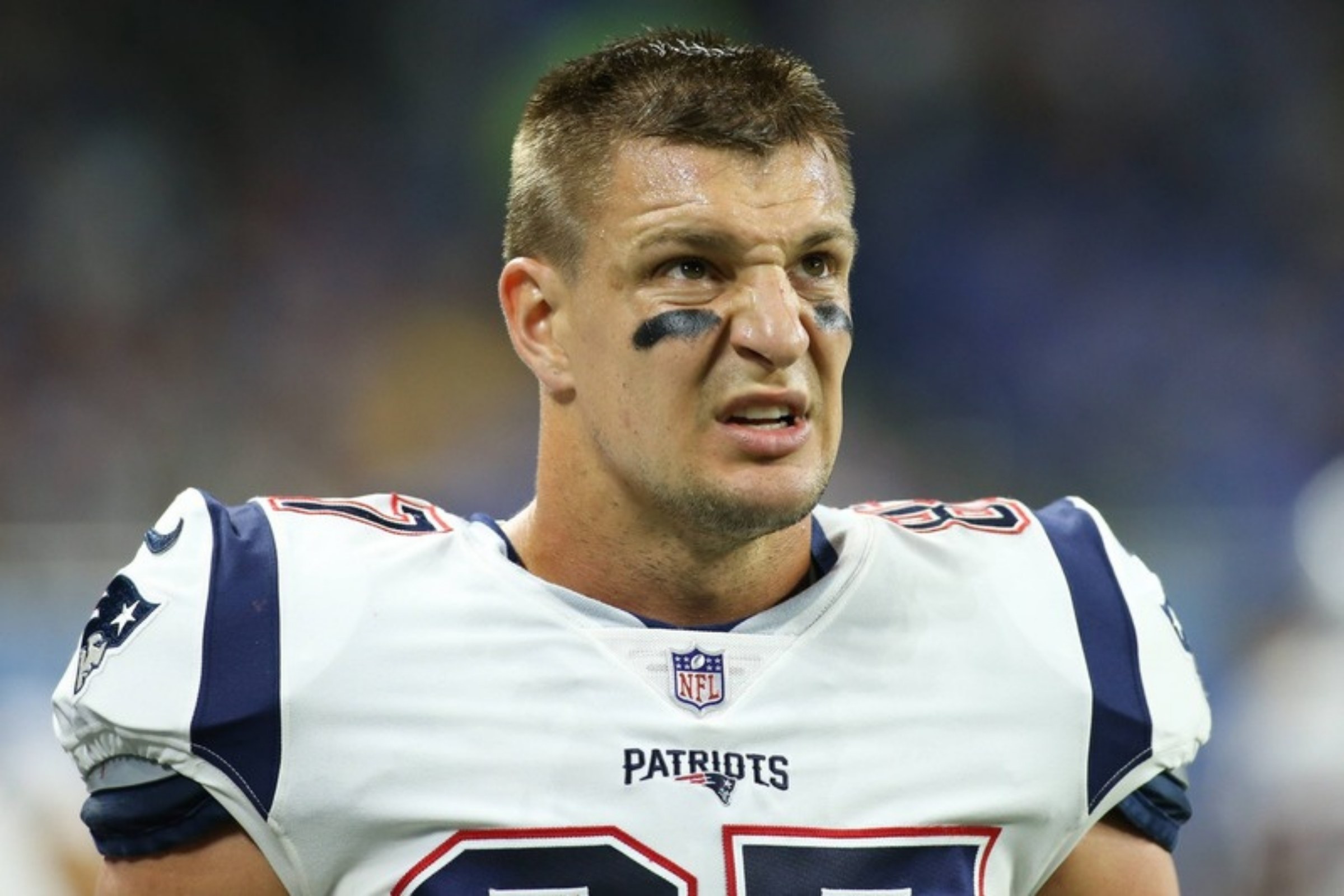 Rob Gronkowski im weißen Auswärtstrikot der New England Patriots